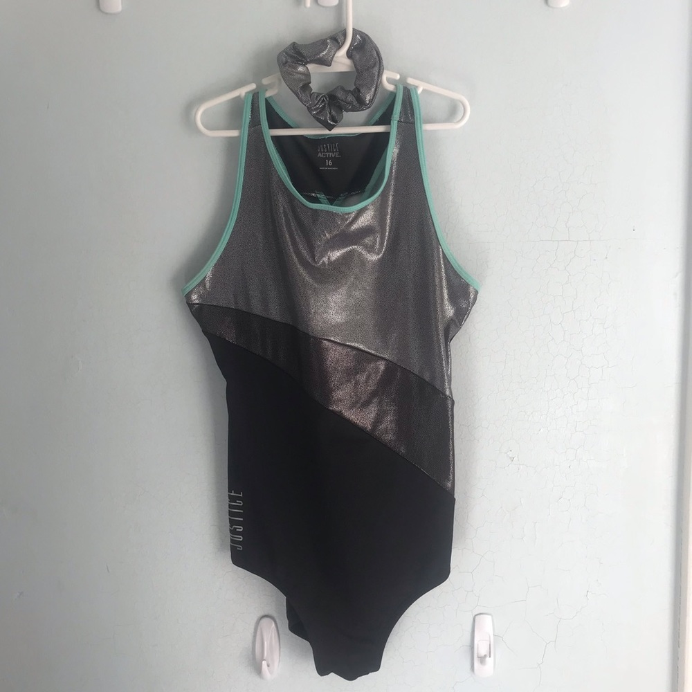 Girls gymnastics leotard and matching scrunchie